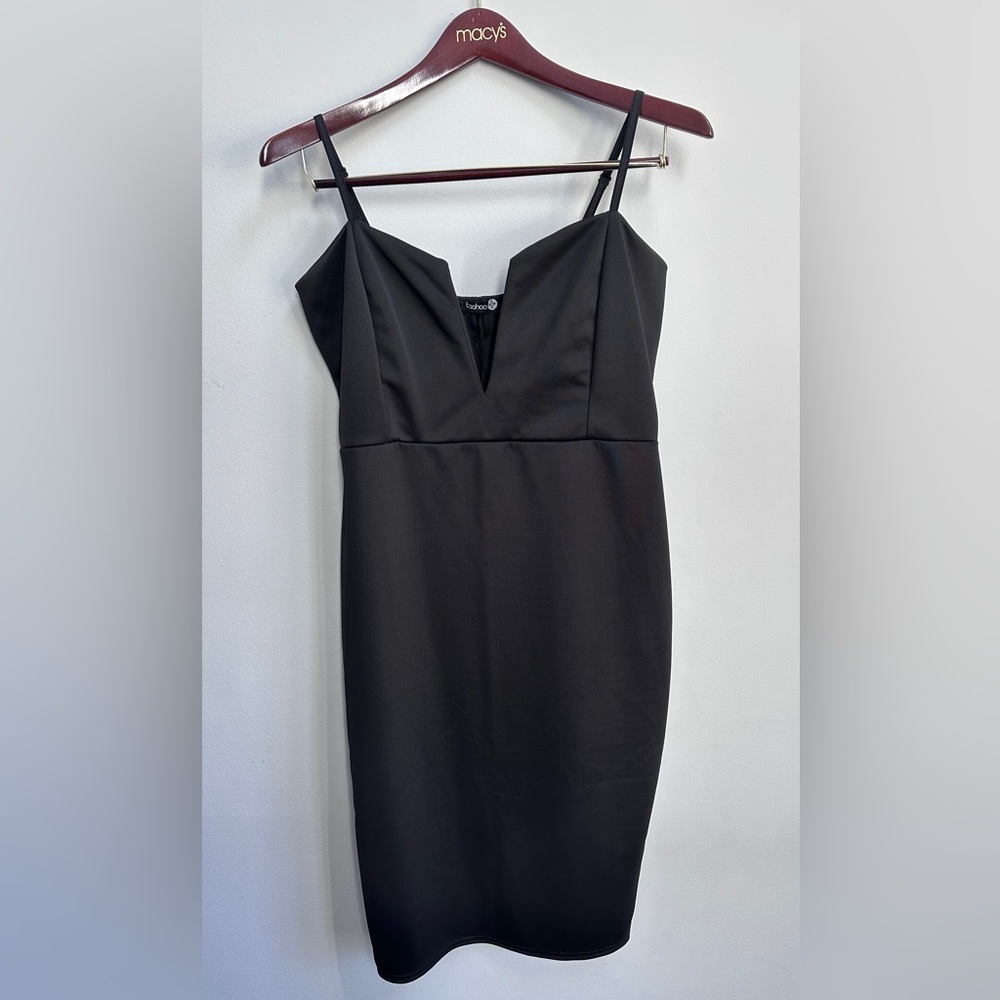 boohoo plus black V neck bodycon dress size 16